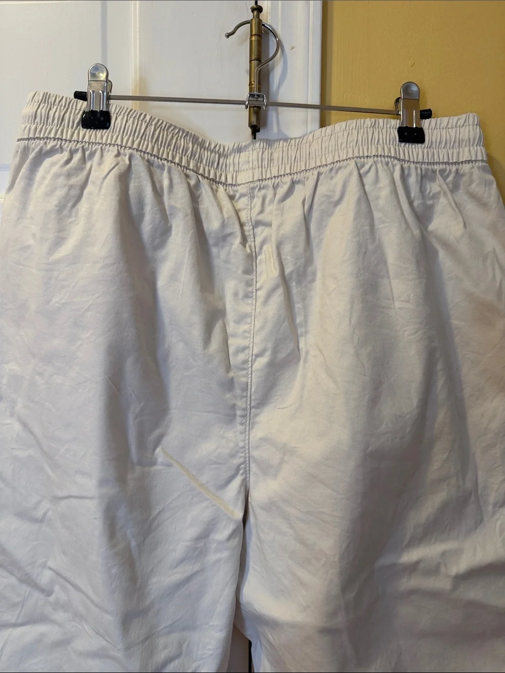 Women’s Croft and Barrow beige crop Pants petite medium